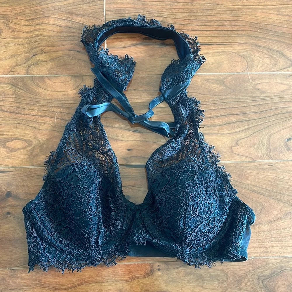 Victoria's Secret Dream Angels Black Lace Halter 32B Bra - Picture 1 of 8
